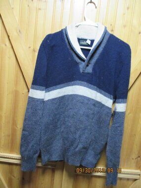 Mens vtg boundary waters 85 wool henley one button sweater large
